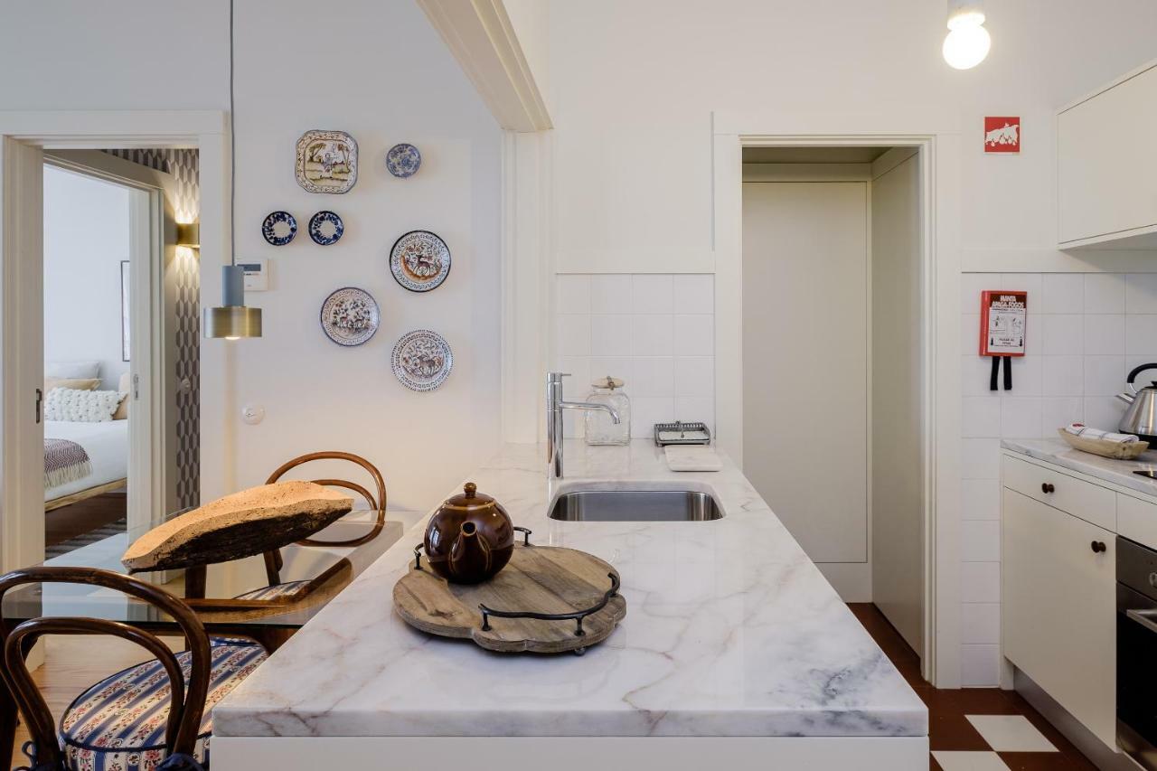 Boutique Rentals-Flores Plaza In City Historical Center Porto Bagian luar foto