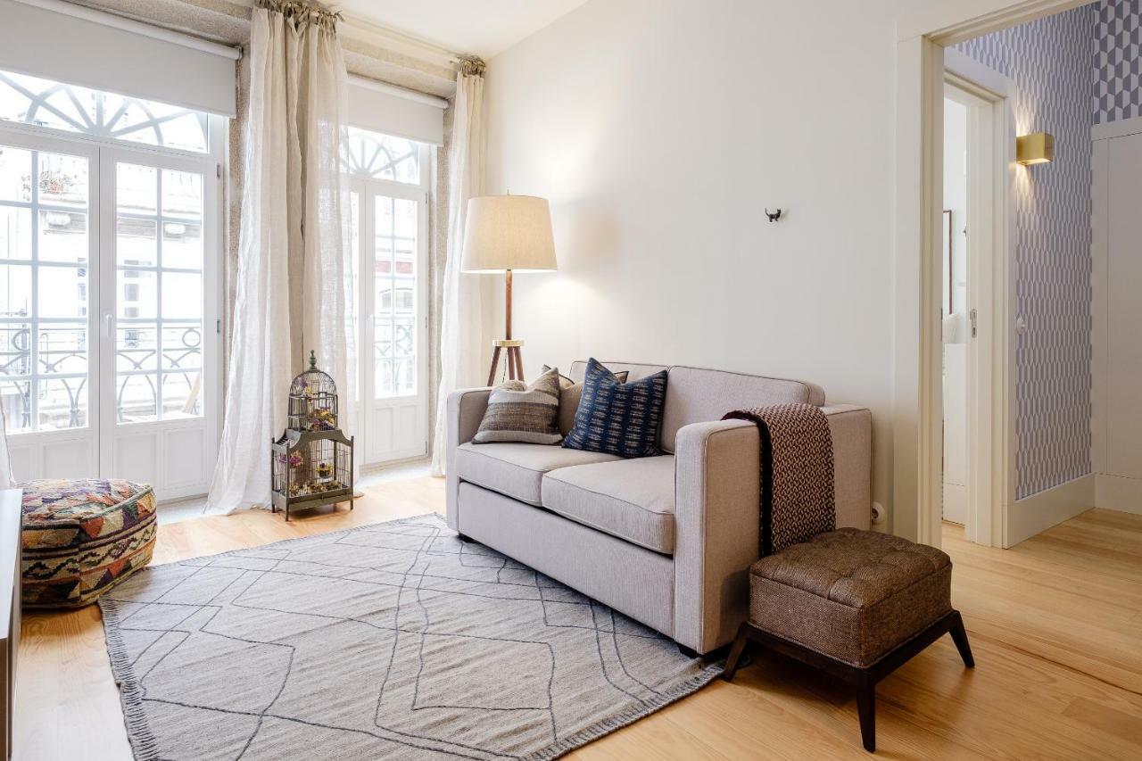 Boutique Rentals-Flores Plaza In City Historical Center Porto Bagian luar foto