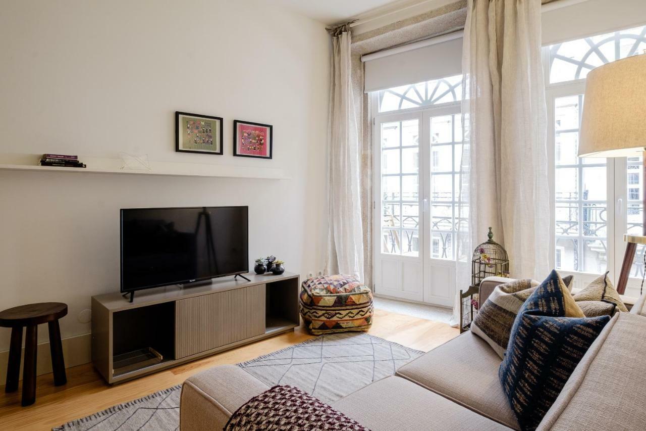Boutique Rentals-Flores Plaza In City Historical Center Porto Bagian luar foto