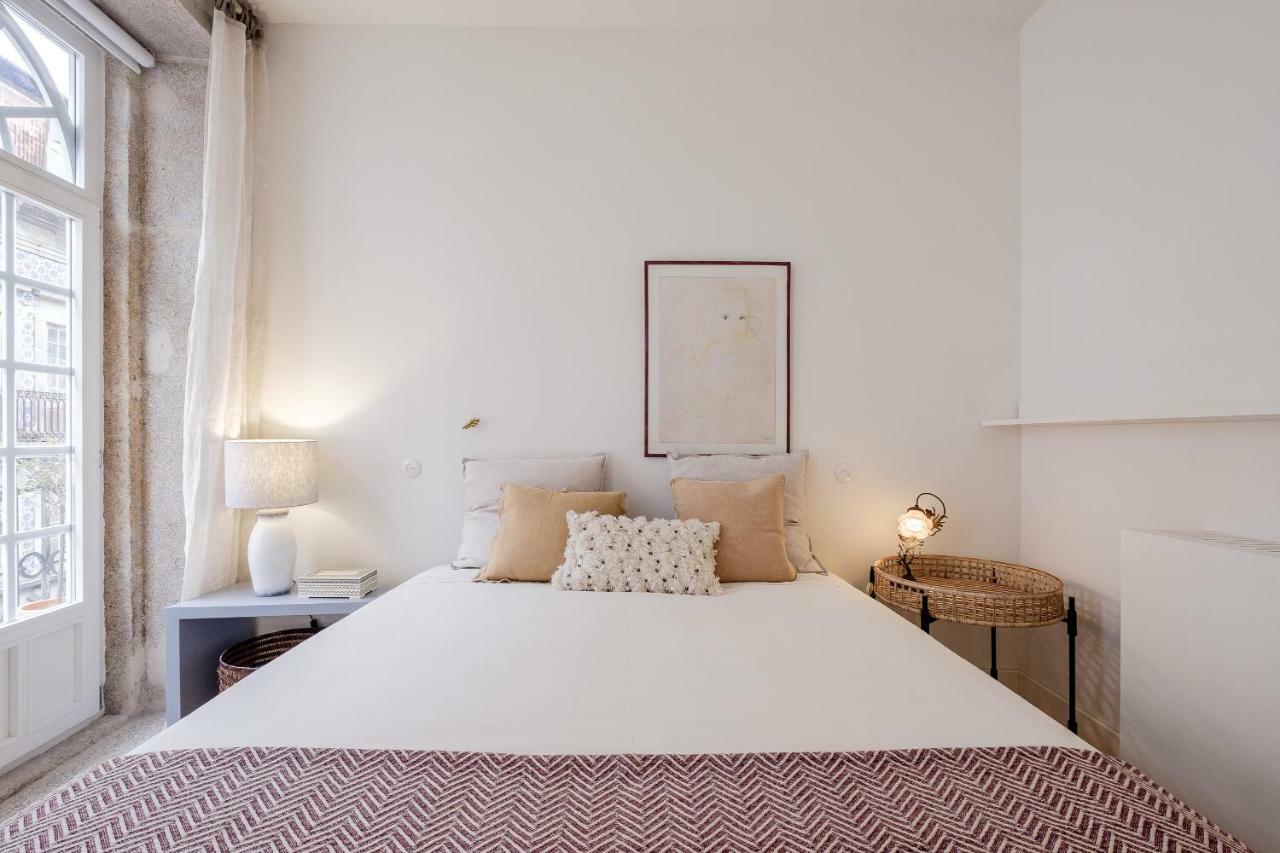 Boutique Rentals-Flores Plaza In City Historical Center Porto Bagian luar foto