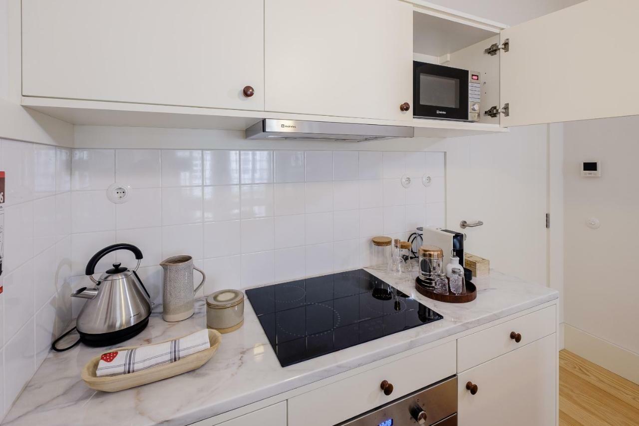 Boutique Rentals-Flores Plaza In City Historical Center Porto Bagian luar foto