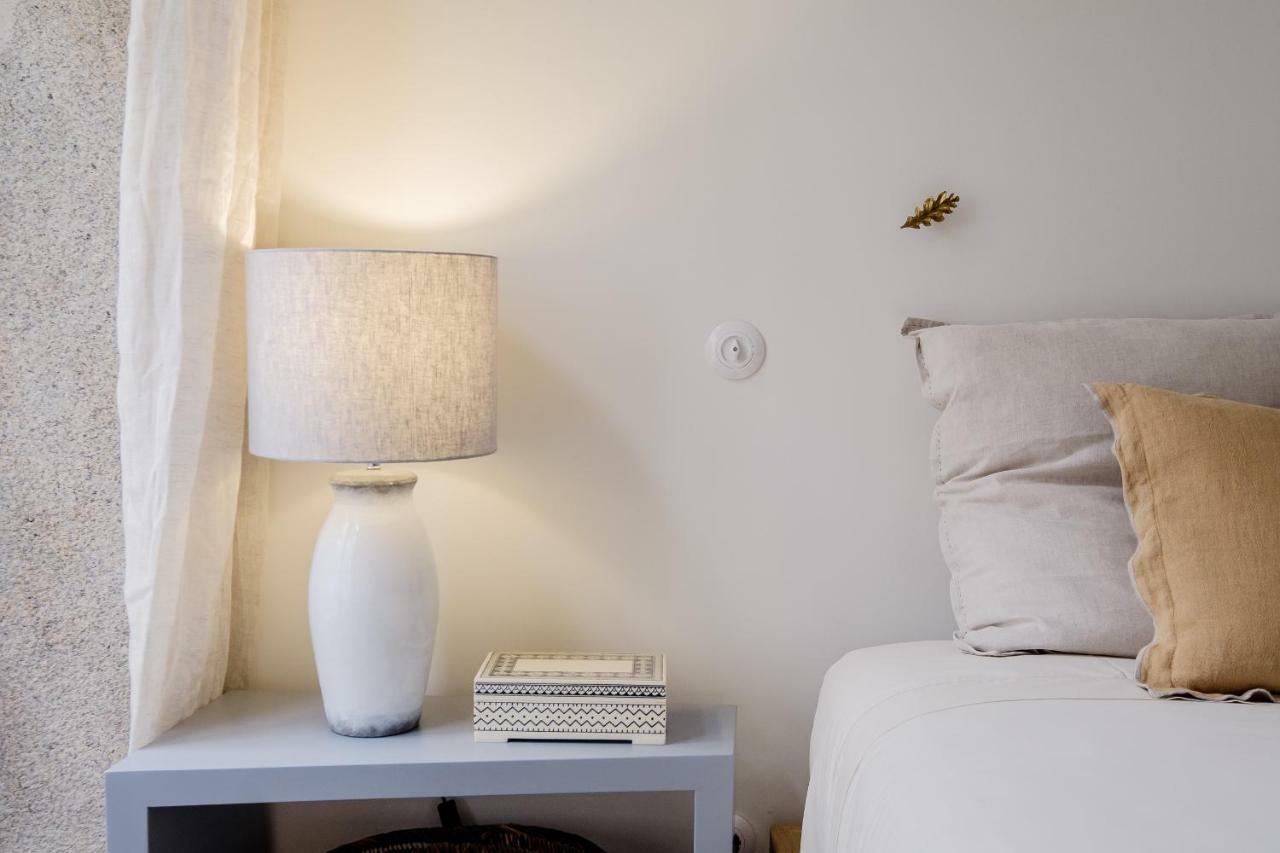 Boutique Rentals-Flores Plaza In City Historical Center Porto Bagian luar foto