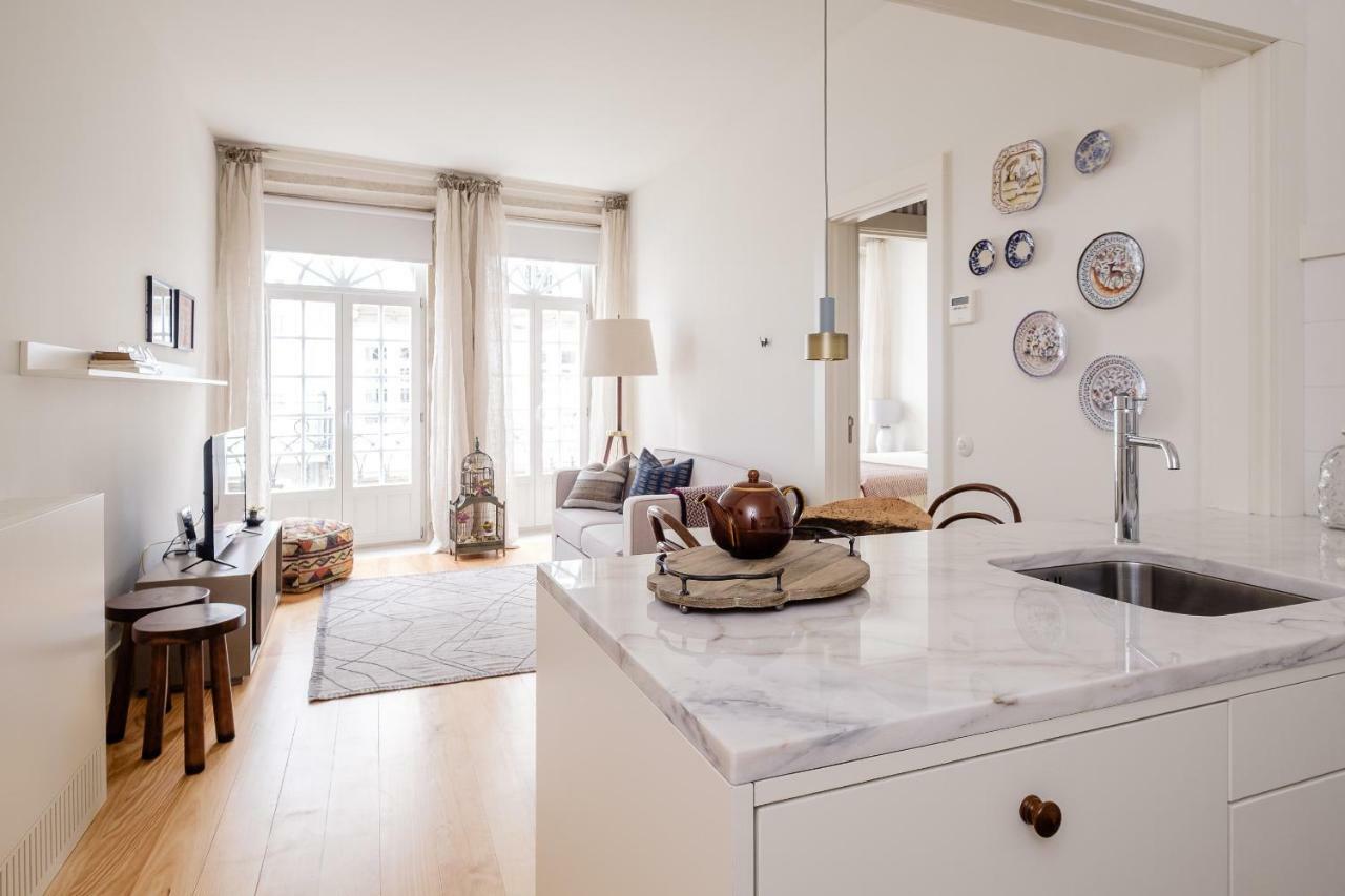 Boutique Rentals-Flores Plaza In City Historical Center Porto Bagian luar foto