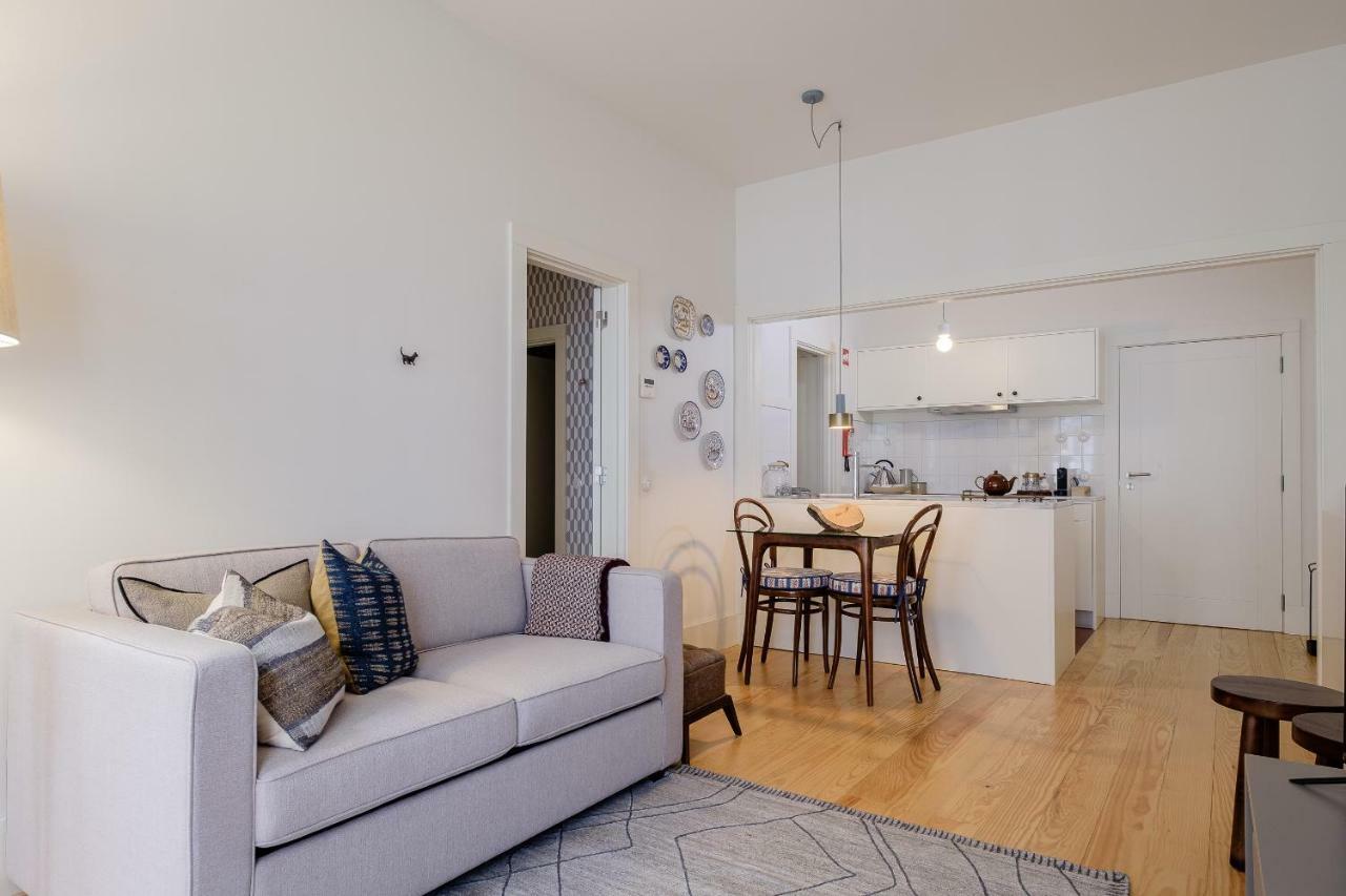 Boutique Rentals-Flores Plaza In City Historical Center Porto Bagian luar foto