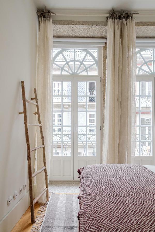Boutique Rentals-Flores Plaza In City Historical Center Porto Bagian luar foto