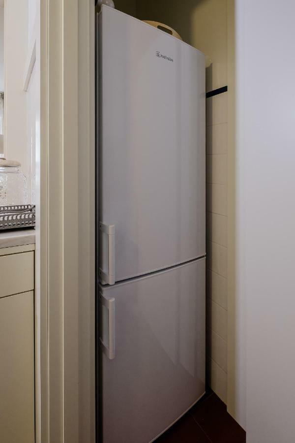 Boutique Rentals-Flores Plaza In City Historical Center Porto Bagian luar foto