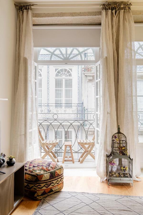 Boutique Rentals-Flores Plaza In City Historical Center Porto Bagian luar foto
