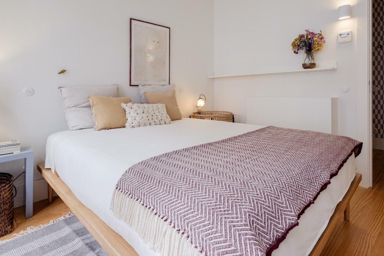 Boutique Rentals-Flores Plaza In City Historical Center Porto Bagian luar foto